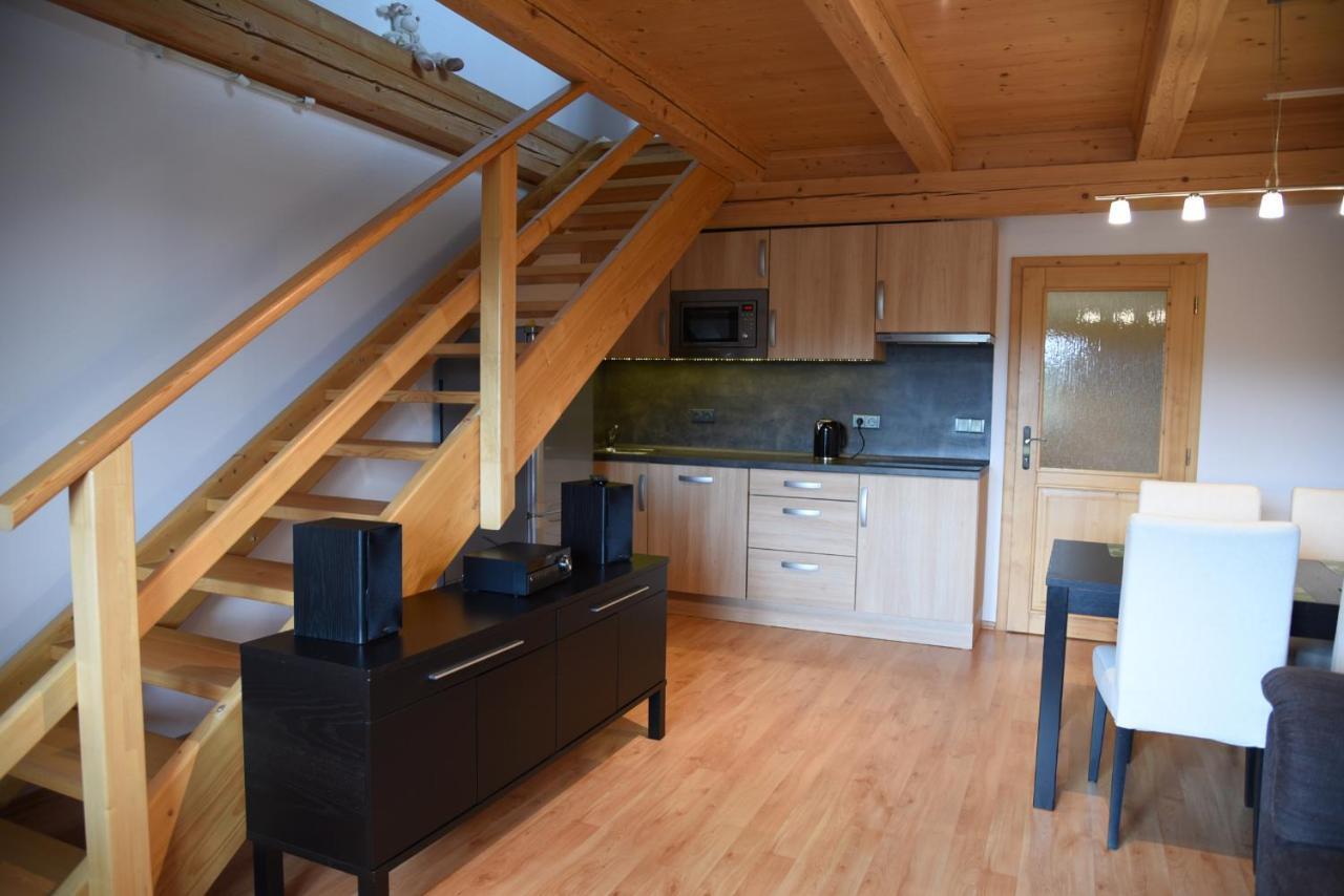 Apartman Mezi Kopci - Mid Hills Apartment Roudnice Exterior photo